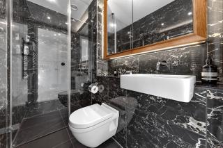 18th Floor Luxury 2 Bedroom, 2 Bathroom Sky View with Rooftop Access & Gym! Unbeatable Experience & Extreme Value! - Londres - 4