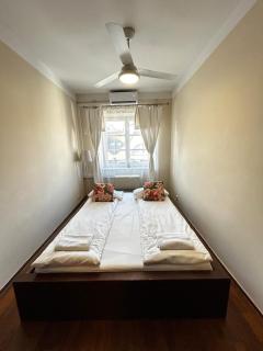 SILENT Main Market Square with AC - 1