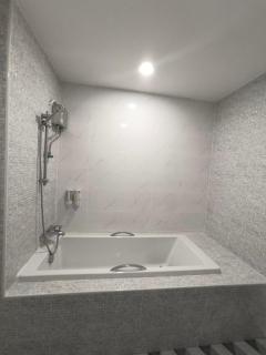 Private Room 8 - - 1