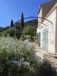 Sea View Studio with Large Terrace 5-Min Walk to the Beach - Le Lavandou - 4