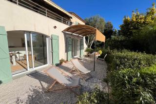 Sea View Studio with Large Terrace 5-Min Walk to the Beach - Le Lavandou - 3