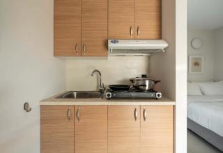 Bright Studio Haven with Scenic View - Atene - 8