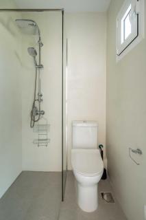 Bright Studio Haven with Scenic View - 7