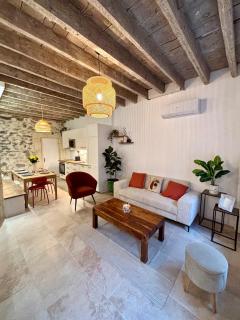 Jolie maison en centre ville avec climatisation grand lit double - Arles - 0