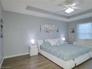 Heated Pool, Foosball & Pet Friendly - Villa Blue Oasis - Roelens - Matlacha - 1