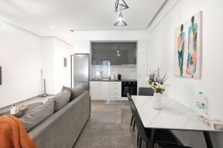 Cozy Home With Cooking - Pireo - 0