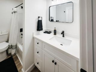 Downtown OS 2bed 1 bath with pool and close to the beach - Ocean Springs - 2
