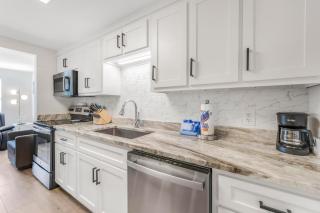 The Coral Sunset Cottage by Vacation Homes Collection - Fort Morgan - 1