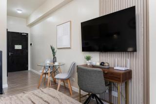 Furnished Studio Condo in Cebu IT Park with WiFi, Netflix and Pool Access - 8