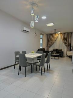 Cozy 3BR Riverfront Sweet Homestay Kuching - 4