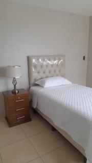 Depto de Lujo en Equipetrol en un solo piso, a 2 cuadras del Hotel Los Tajibos - 5