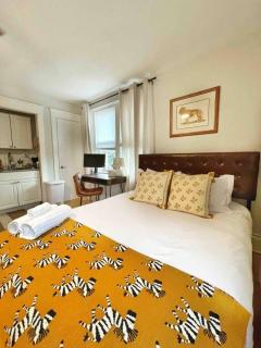 Chateau Blanc Yale Located Downtown - 0