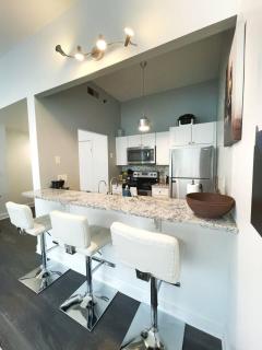 Yale Modern Downtown Chateau - 1