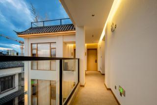 Lijiang Pinwenju Light Luxury Smart Audio and Video Hotel B&B Gucheng Branch - 3