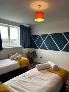 House In Gillingham Perfect for Short & Long Stays - Gillingham - 3