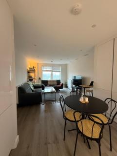 Private Room in Shared 3-Bedroom Apartment - 3