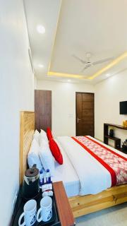 Hotel Ashram View Just 10 Minute Away Form Nizamuddin Railway Station - 2