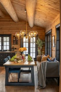 Traditional Feel In Modern Log Cabin - Veggli - 4
