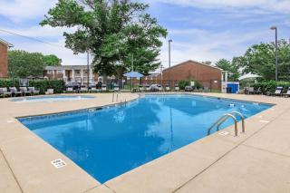 Brentwood U8 I Cozy & Comfy I 2bd I Free Parking - 3