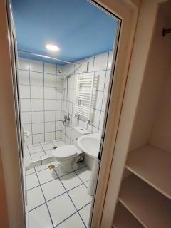 Guest House Bolnisi Yellow room - 3