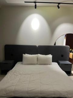 1 Bhk Modern Theme Apt - Rawalpindi - 4