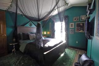 Enchanted Villa with Lake View 6-Bedroom in Resort 9 miles to Disney World 15 miles to the Wizarding World of Harry Potter - 1