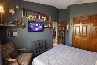 Waterfront 6-Bedroom Wizarding Villa in Lake Berkley Near Universal Studio's Harry Potter - 2