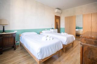 10 min to Duomo New Chic Apt, 20 min to Linate - Milan - 5