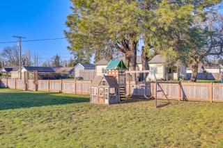 Family-Friendly Cottage with Playground in Centralia - Centralia - 9