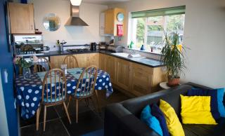 Royal Marine House ground floor apartment - - 8