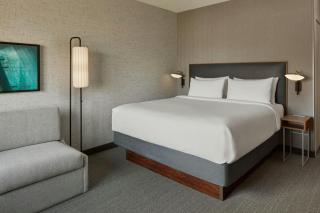 Courtyard by Marriott Mississauga-Airport Corporate Centre West - 4