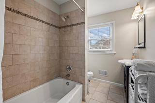 The Rhitreat, 2BR, 10 Min to Downtown & Airport - 2