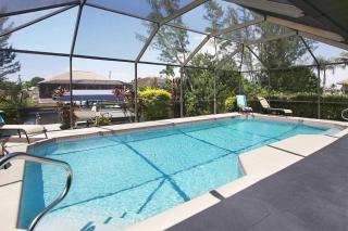 Electric-heated pool home on Gulf-access canal with bikes - Villa Ellie Mona - Cape Coral - 9