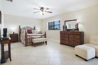 Electric-heated pool home on Gulf-access canal with bikes - Villa Ellie Mona - Cape Coral - 4