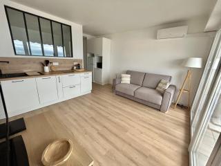 Seaside Serenity - Antibes - Beachfront Apartment - - Antibes - 9