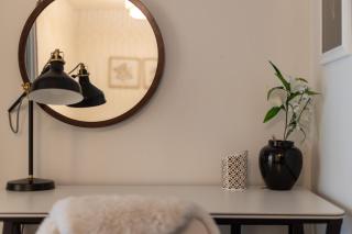 Beautiful 2 Bedroom Downtown Toronto Condo with free parking - 1