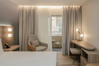 Courtyard by Marriott Sliema - Sliema - 1