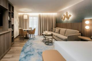 Courtyard by Marriott Sliema - Sliema - 9