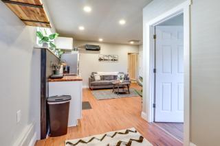 Apt 10 Mi to Portland Walk to Bus Stop! - Tigard - 1