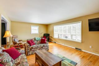 9 Mi to Lake George Village Home in Queensbury - 7