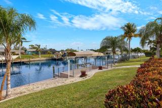 New Listing - Gulf Access heated pool home with boat lift - Villa Jen - Cape Coral - 3
