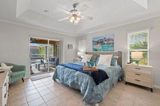 Beautiful views on a Gulf-access canal! Heated pool with spa - Villa Evelyn's Palms - Cape Coral - 2