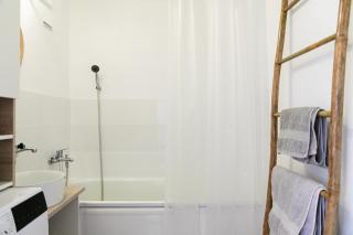 Cozy 1 bedroom apartment with a free parking spot - Nová Lesná - 8