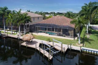 Stunning Gulf-access home with saltwater heated pool & spa - Villa Francesca - Cape Coral - 8