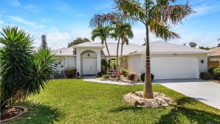 Remodeled saltwater solar-heated pool home with Southern exposure - Villa IvyLe - Cape Coral - 6