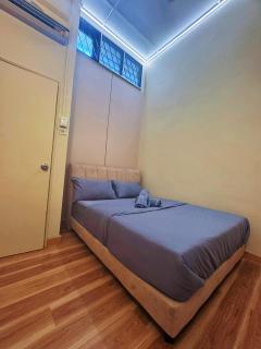 Cheap! New, 1-7 Pax PJ Town area, Easy Parking - Petaling Jaya - 2