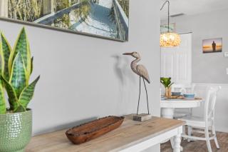 Bohemian Sunrise - South NSB, Quiet, No-drive Beach, Pool, Fishing, BBQ - 2
