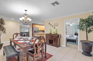 Salt water heated pool home on intersecting canals with bikes - Villa Aleena - Cape Coral - 4