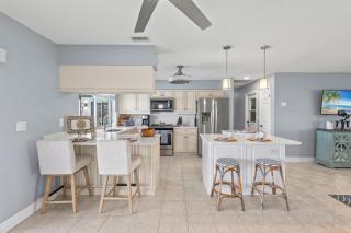 Villa Florence - Elec-heated pool home w/2 living areas, bikes & kayaks! - SWFL Rentals - 3