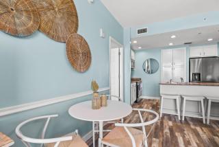 Beach front close to attractions condo- Zenwave Retreat - Panama City Beach - 6